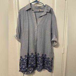 Violet Sky navy and blue pinstriped long blouse with lace. Size large